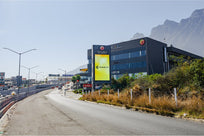 PUERTA DE HIERRO