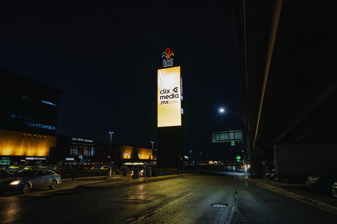 TOTEM ANÁHUAC