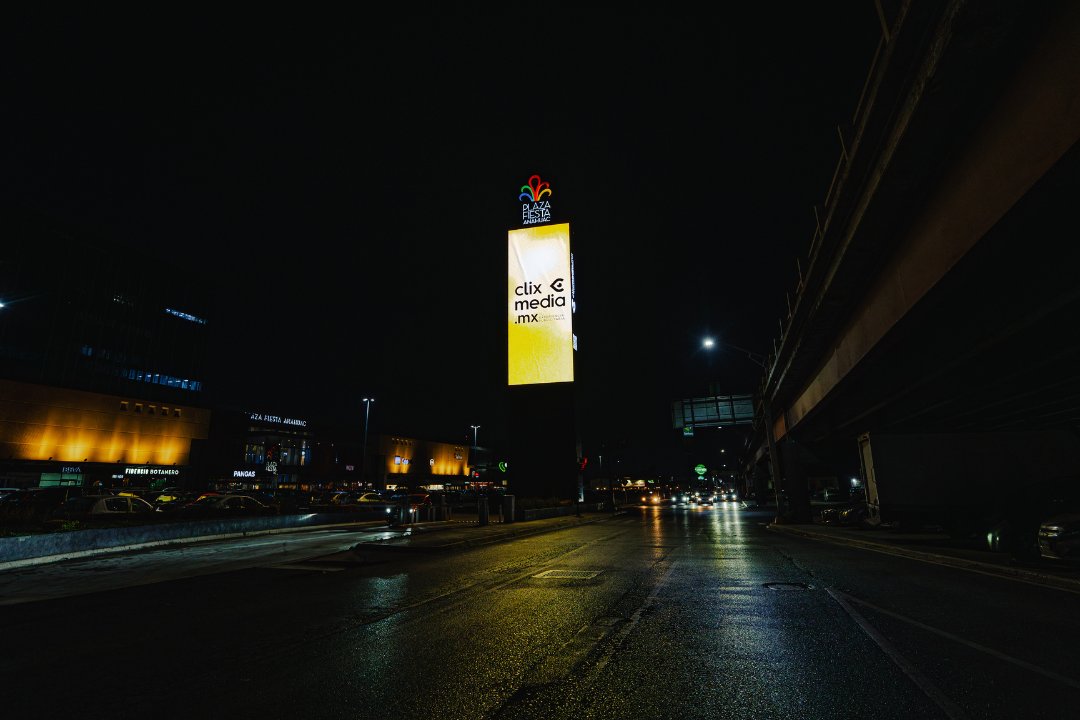 TOTEM ANÁHUAC